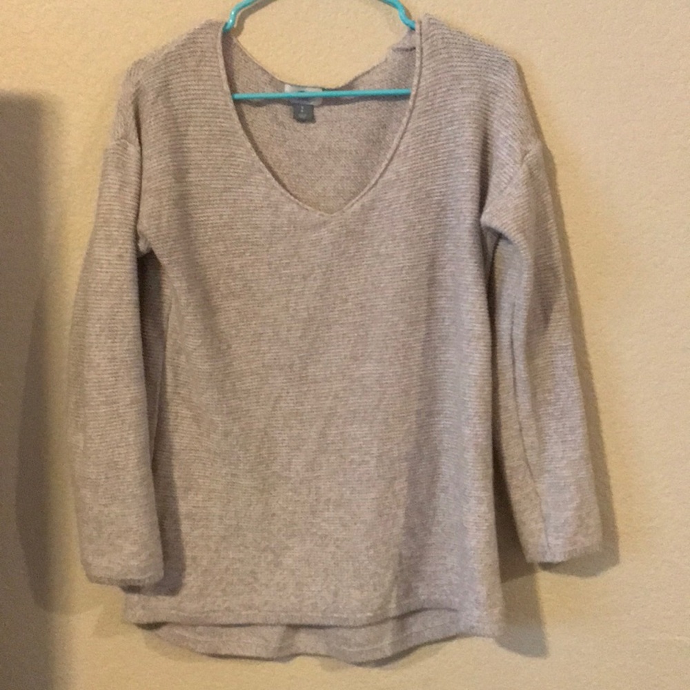 Old Navy casual sweater. Size small.
